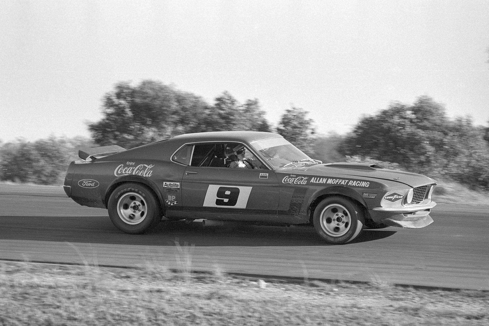 When Henry’s Mustang Raced the General’s Camaro – The Race Torque